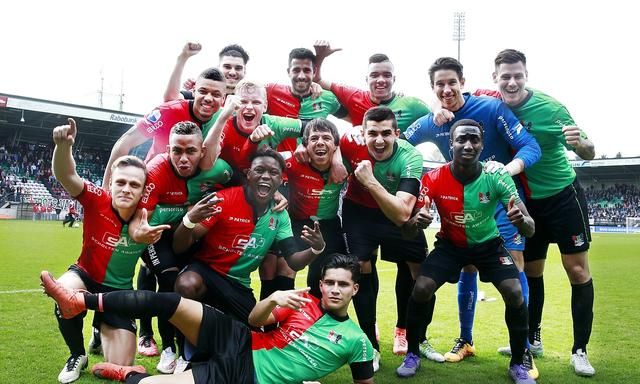 模型倾向两 模型倾向两